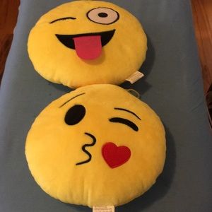 Emojis plush pillows, set of 2